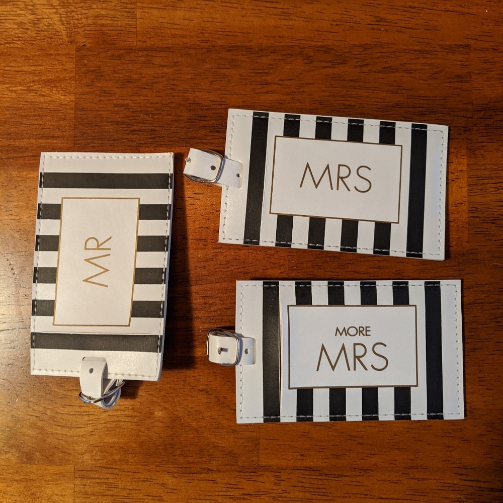 MR & MRS LUGGAGE TAGS
